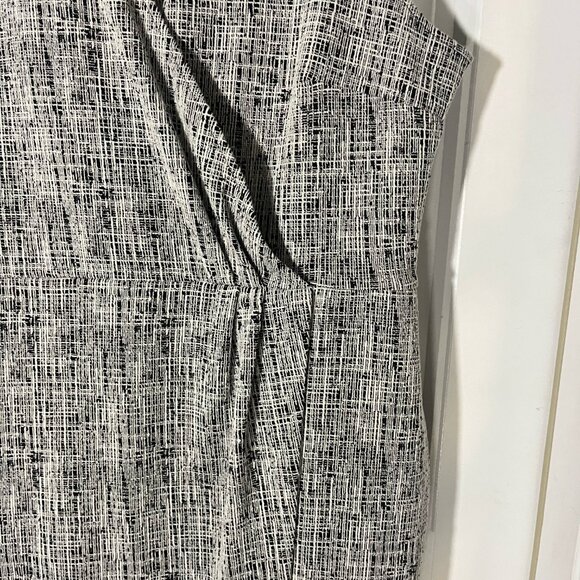 Express Sleeveless Faux Wrap Dress with Pleated Waist Plus Size XL - Picture 4 of 6